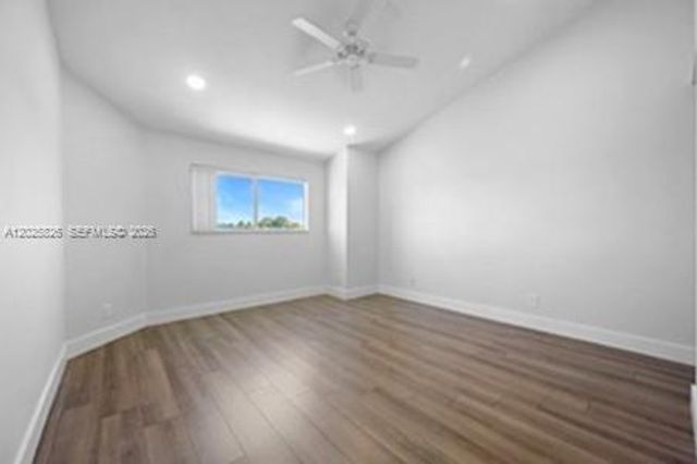 3425 NW 44th Street 204, Oakland Park, FL 33309