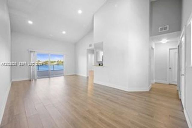3425 NW 44th Street 204, Oakland Park, FL 33309