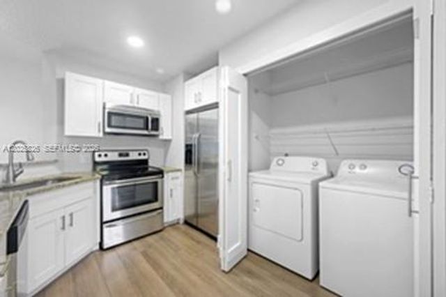 3425 NW 44th Street 204, Oakland Park, FL 33309