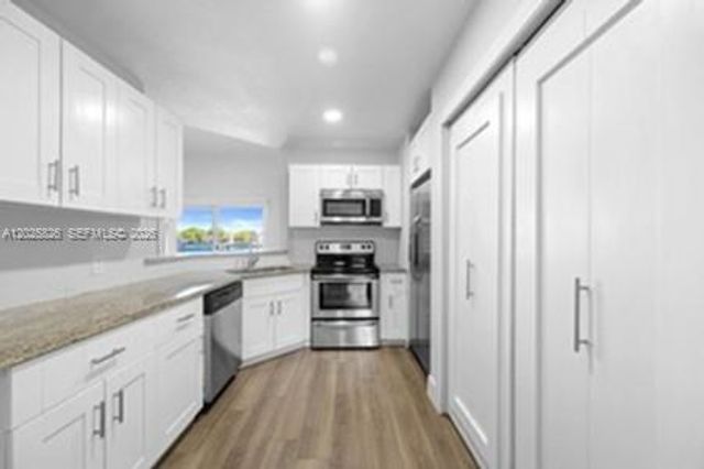 3425 NW 44th Street 204, Oakland Park, FL 33309