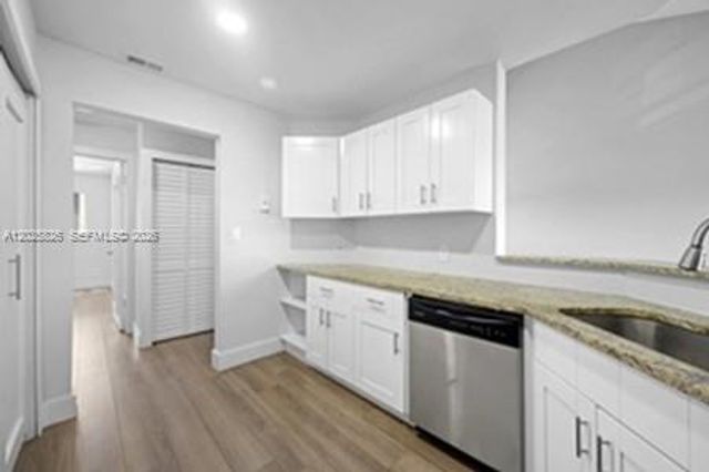 3425 NW 44th Street 204, Oakland Park, FL 33309