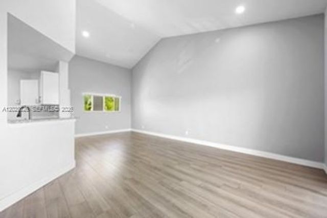 3425 NW 44th Street 204, Oakland Park, FL 33309