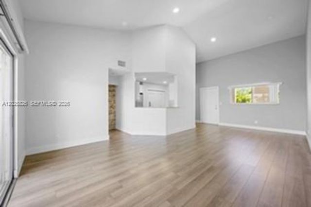 3425 NW 44th Street 204, Oakland Park, FL 33309