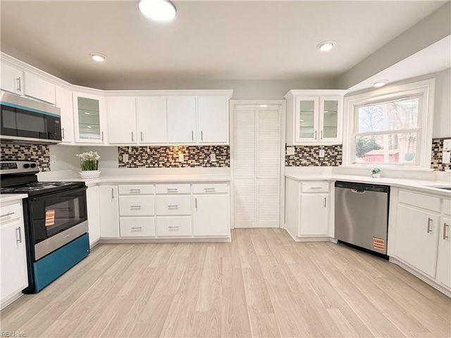 313 Woodbridge DR, Chesapeake, VA 23322