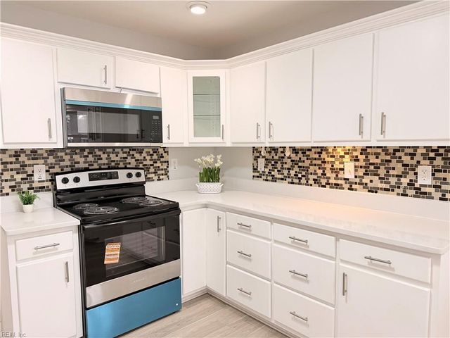 313 Woodbridge DR, Chesapeake, VA 23322