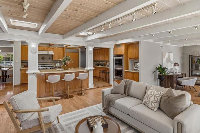 20096 CHATEAU Drive, Saratoga, CA 95070