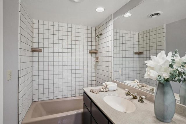 20096 CHATEAU Drive, Saratoga, CA 95070