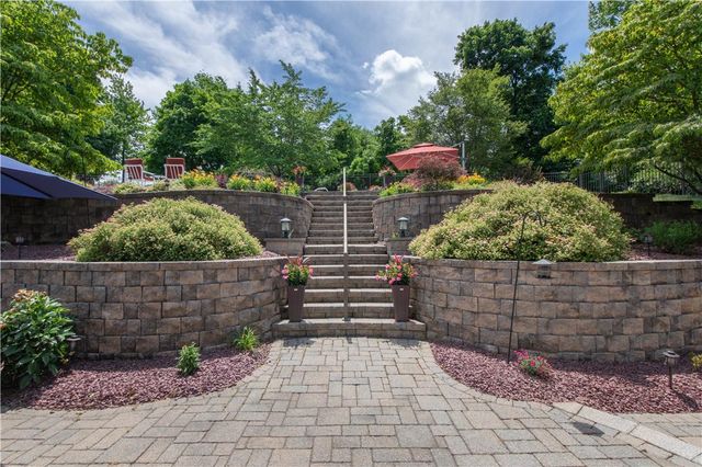 2760 Valley View Road, Hellertown Boro, PA 18055