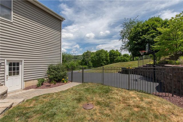 2760 Valley View Road, Hellertown Boro, PA 18055