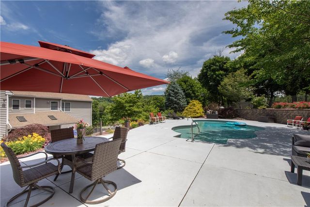 2760 Valley View Road, Hellertown Boro, PA 18055