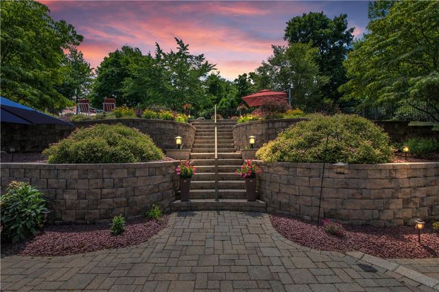 2760 Valley View Road, Hellertown Boro, PA 18055