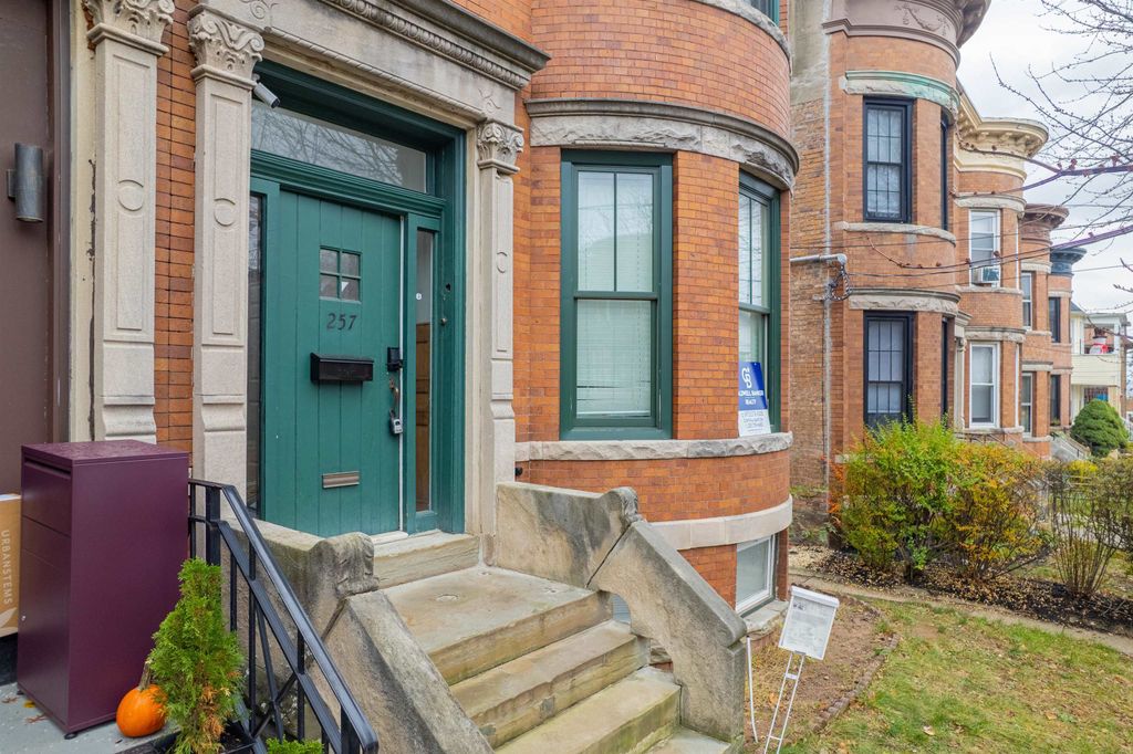 257 WOODLAWN AVE, Jc, Greenville, NJ 07305