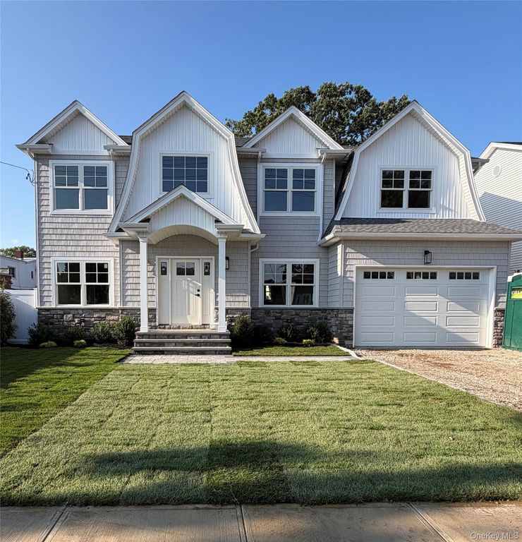111 Jackson Avenue, Massapequa Park, NY 11762