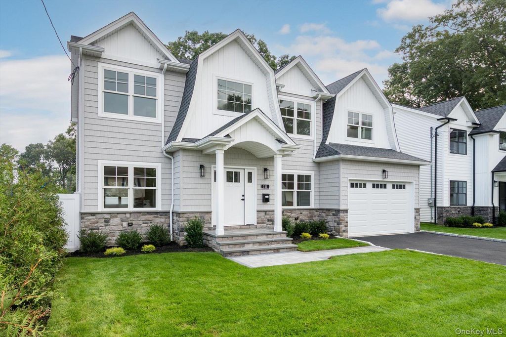 111 Jackson Avenue, Massapequa Park, NY 11762 — photo 2