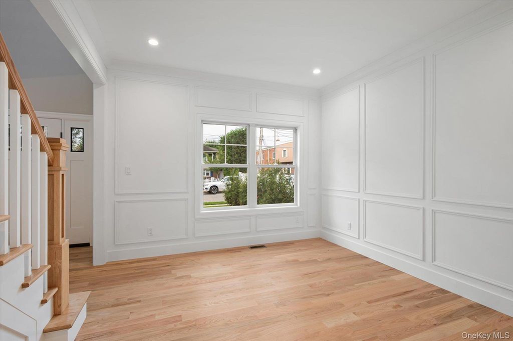 111 Jackson Avenue, Massapequa Park, NY 11762 — photo 5