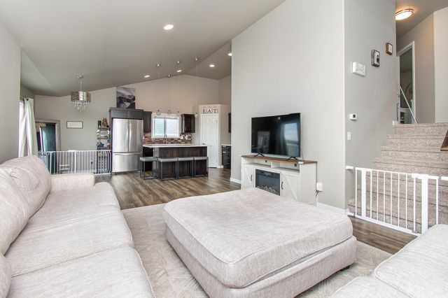 5752 58th Street S, Fargo, ND 58104