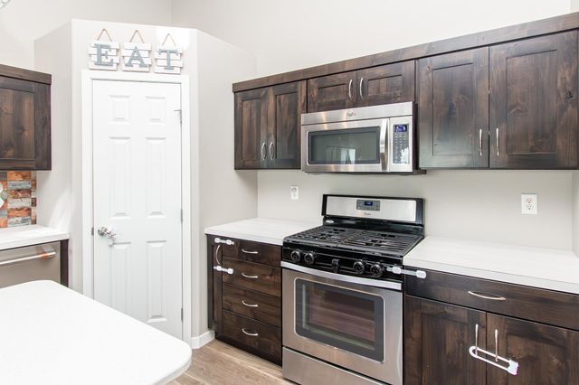 5752 58th Street S, Fargo, ND 58104