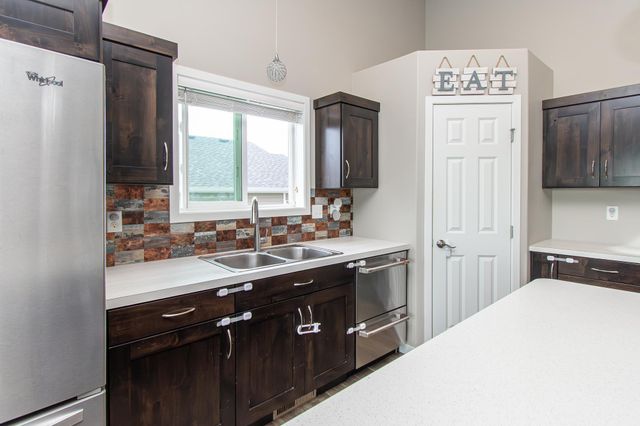 5752 58th Street S, Fargo, ND 58104