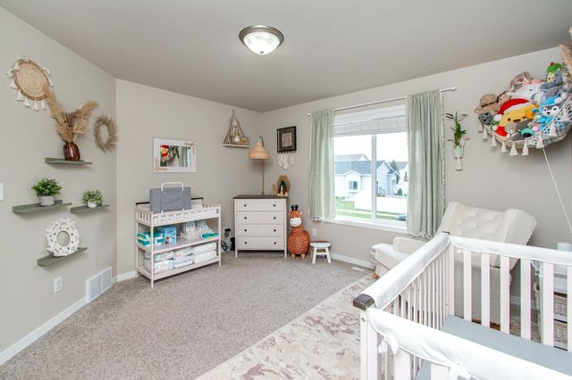 5752 58th Street S, Fargo, ND 58104