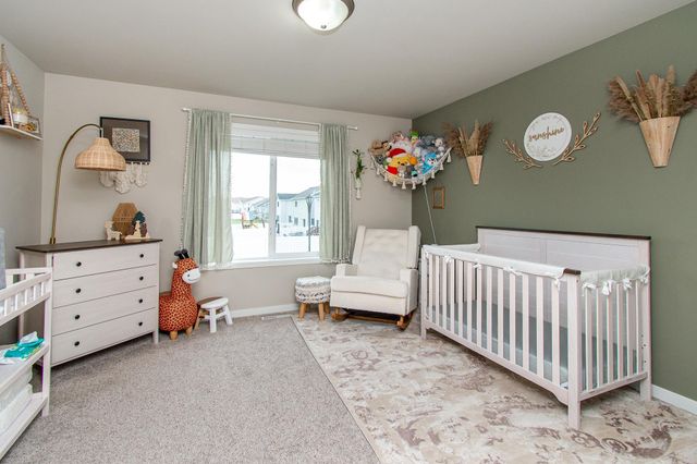 5752 58th Street S, Fargo, ND 58104