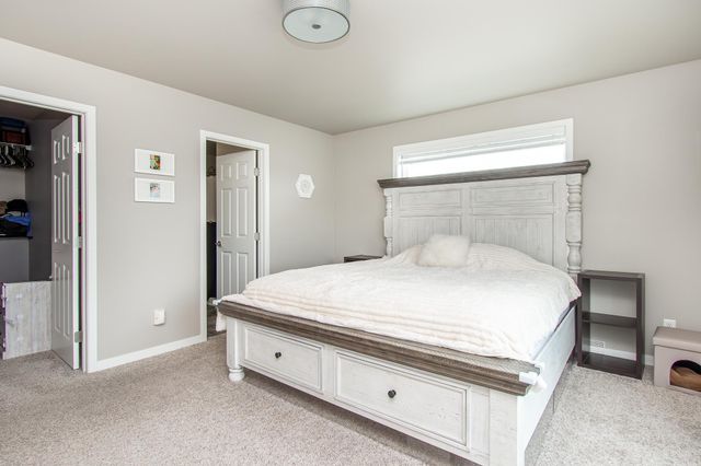 5752 58th Street S, Fargo, ND 58104