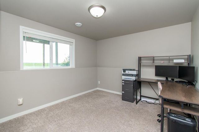 5752 58th Street S, Fargo, ND 58104