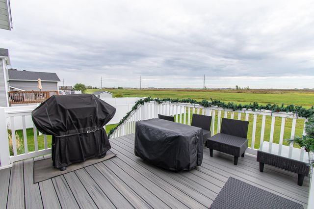 5752 58th Street S, Fargo, ND 58104