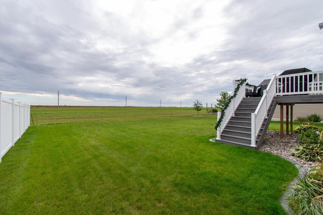 5752 58th Street S, Fargo, ND 58104