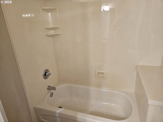 464 OAK VALLEY Loop, Winchester, OR 97495