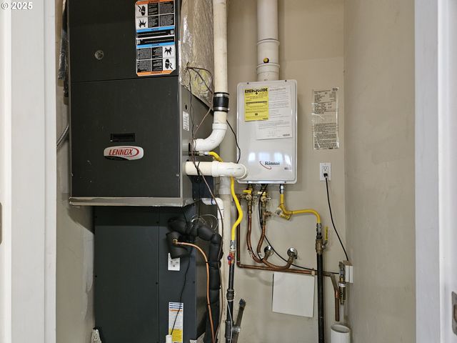 464 OAK VALLEY Loop, Winchester, OR 97495