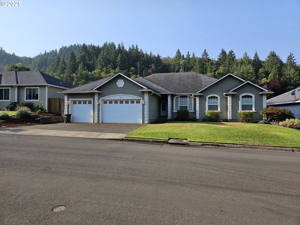 464 OAK VALLEY Loop, Winchester, OR 97495