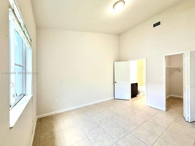 3431 W 80th St 202, Hialeah, FL 33018