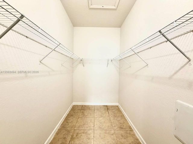 3431 W 80th St 202, Hialeah, FL 33018