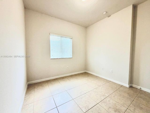 3431 W 80th St 202, Hialeah, FL 33018