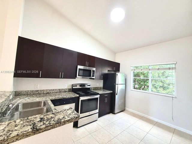3431 W 80th St 202, Hialeah, FL 33018