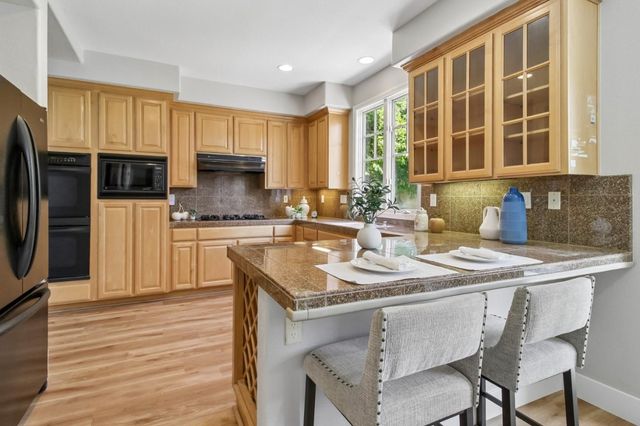 141 Serra Court, Los Gatos, CA 95032