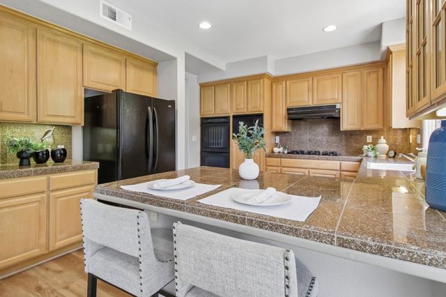 141 Serra Court, Los Gatos, CA 95032