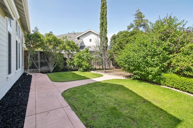 141 Serra Court, Los Gatos, CA 95032