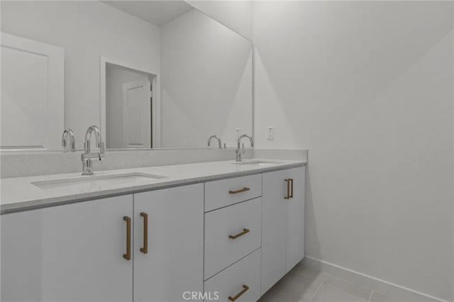 3679 W S. Eichler Paseo 11, Ontario, CA 91761