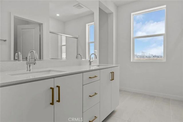 3679 W S. Eichler Paseo 11, Ontario, CA 91761