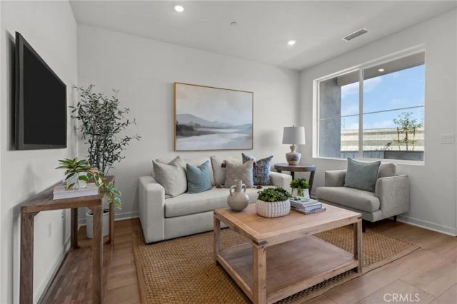 3679 W S. Eichler Paseo 11, Ontario, CA 91761