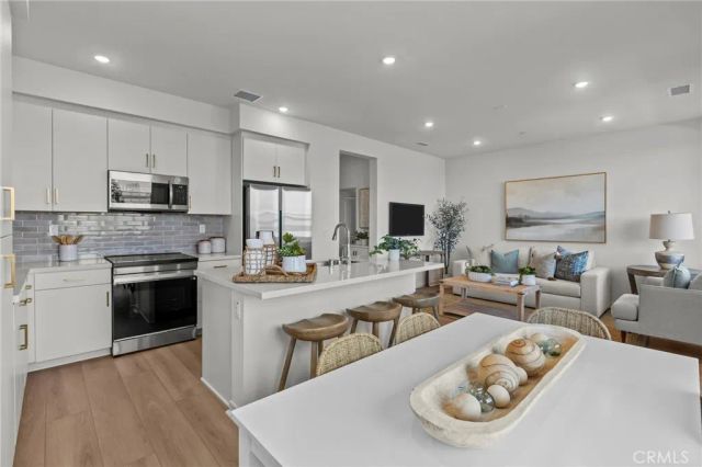 3679 W S. Eichler Paseo 11, Ontario, CA 91761