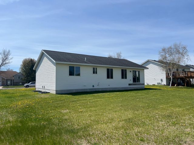 5871 Sandy Drive, Saint Cloud, MN 56303
