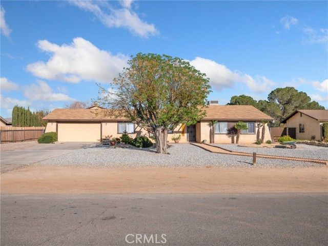 11935 Wapato Road, Apple Valley, CA 92308