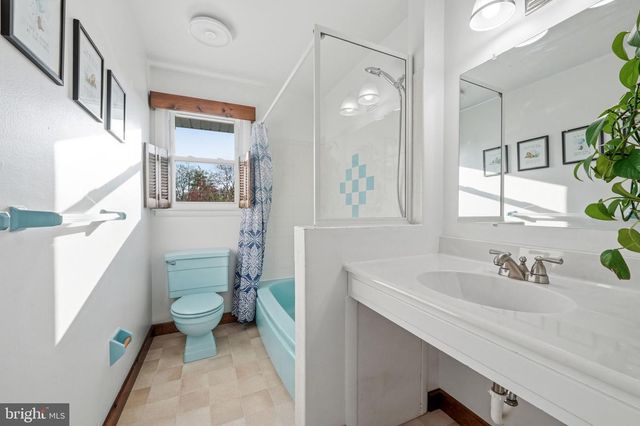 1519 LONGFELLOW DR, Cherry Hill, NJ 08003