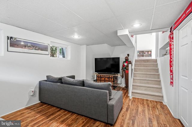 1519 LONGFELLOW DR, Cherry Hill, NJ 08003