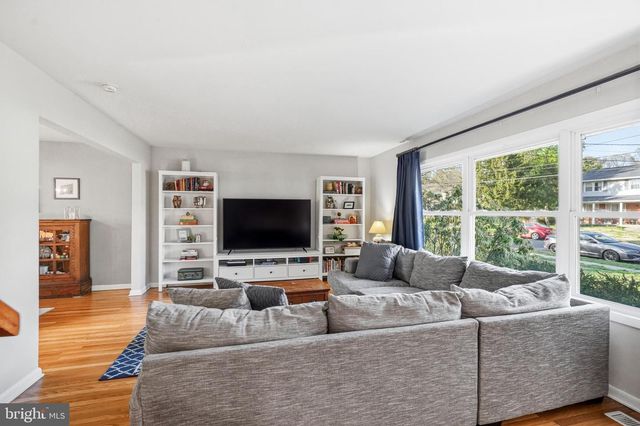 1519 LONGFELLOW DR, Cherry Hill, NJ 08003