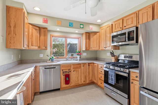 1519 LONGFELLOW DR, Cherry Hill, NJ 08003