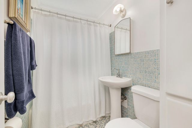 816 Avon Road, West Palm Beach, FL 33401