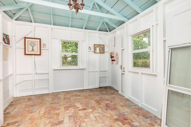 816 Avon Road, West Palm Beach, FL 33401